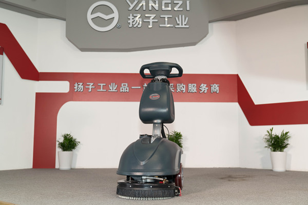商场用手推式洗地机优势有哪些？