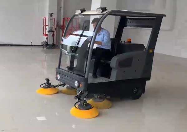 电动扫地车厂家哪家好？价格怎么样